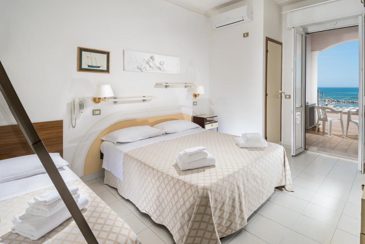 Hotel Continental 卡托利卡 外观 照片