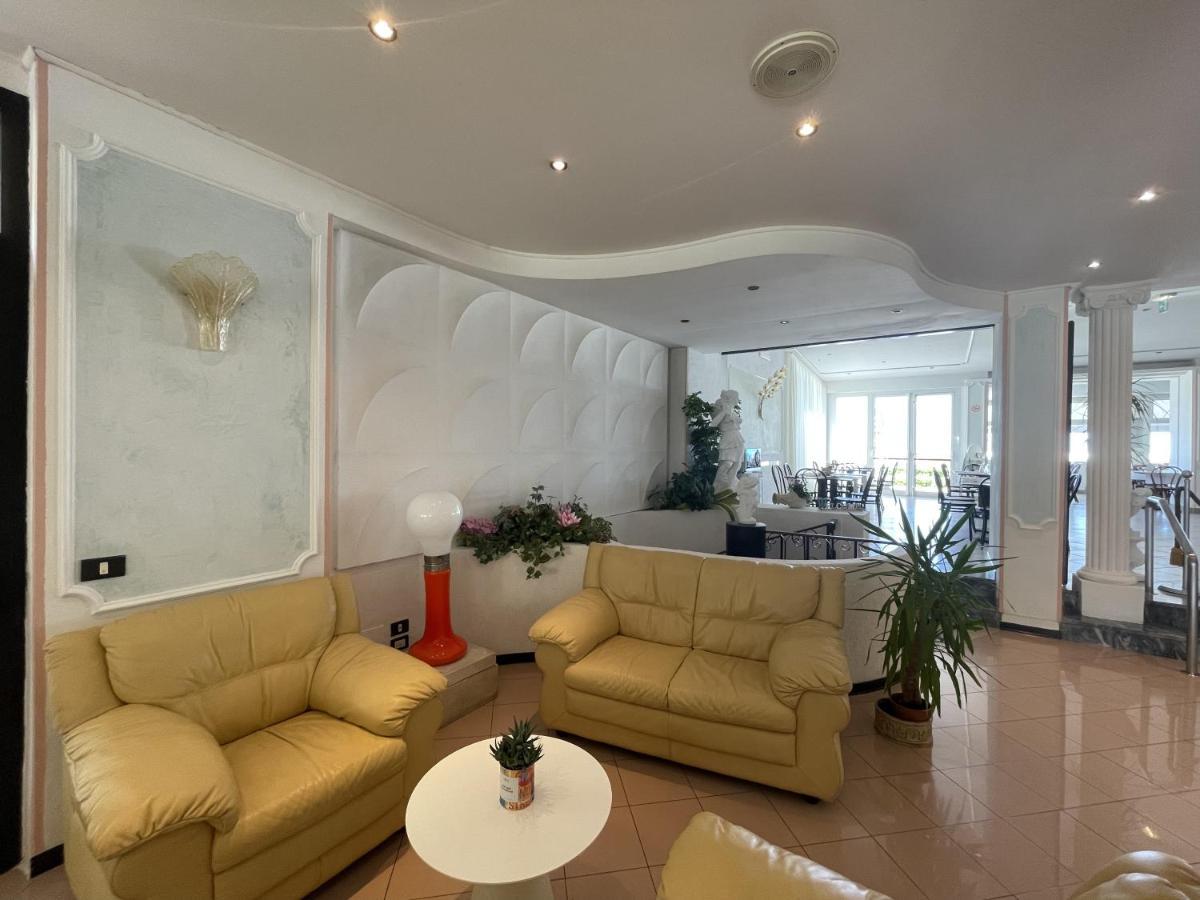 Hotel Continental 卡托利卡 外观 照片